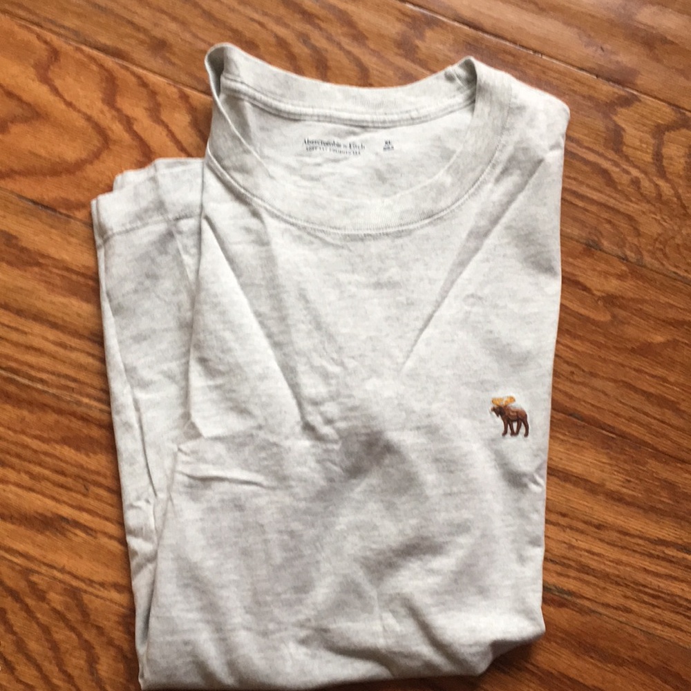 A&F soft polished grey tee men’s XL NEW